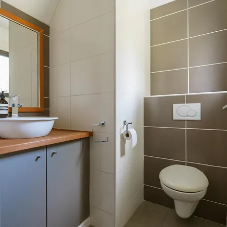 Sienna - Pool, Sauna, Jacuzzi & Fitness Villa