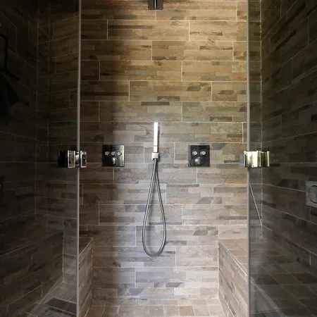 Sienna - Pool, Sauna, Jacuzzi & Fitness Villa *
