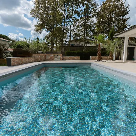 Sienna - Pool, Sauna, Jacuzzi & Fitness Villa