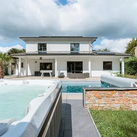 Sienna - Pool, Sauna, Jacuzzi & Fitness Villa