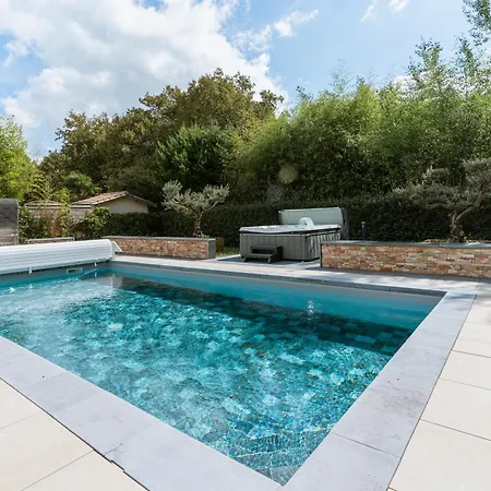 Sienna - Pool, Sauna, Jacuzzi & Fitness Villa