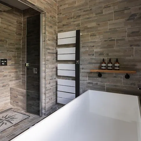 Sienna - Pool, Sauna, Jacuzzi & Fitness Villa